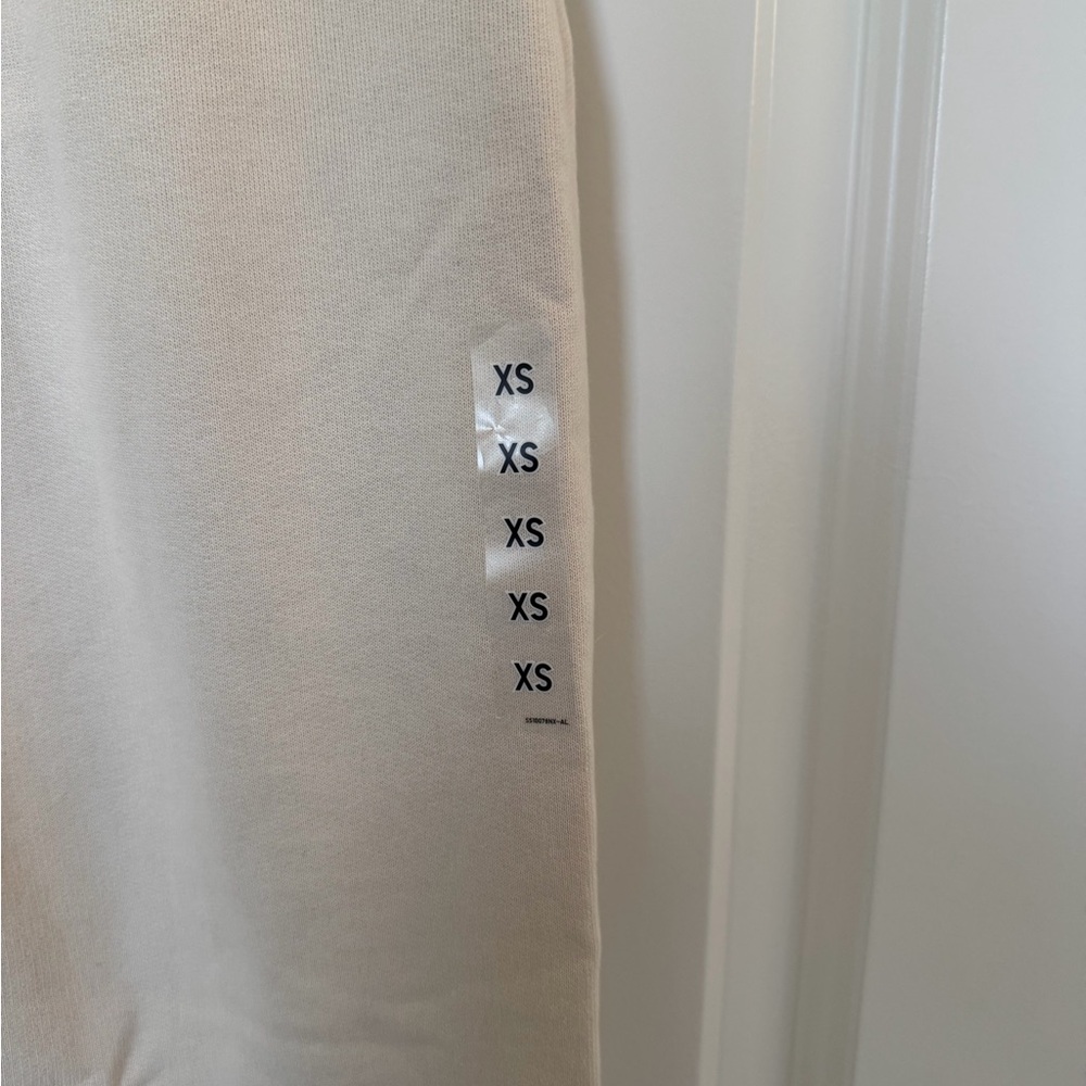 NWT Uniqlo Sweatpants in Off White - Picture 4 of 4